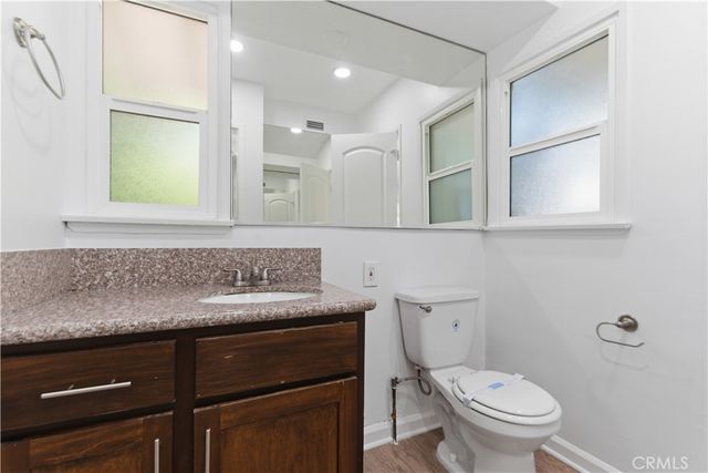 17363 Saticoy Street, Northridge, CA 91325