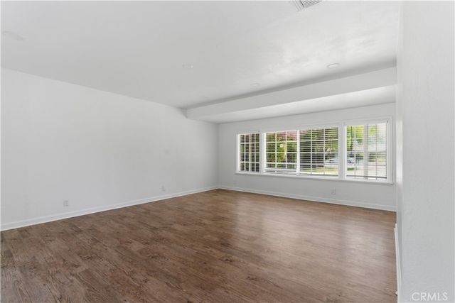 17363 Saticoy Street, Northridge, CA 91325