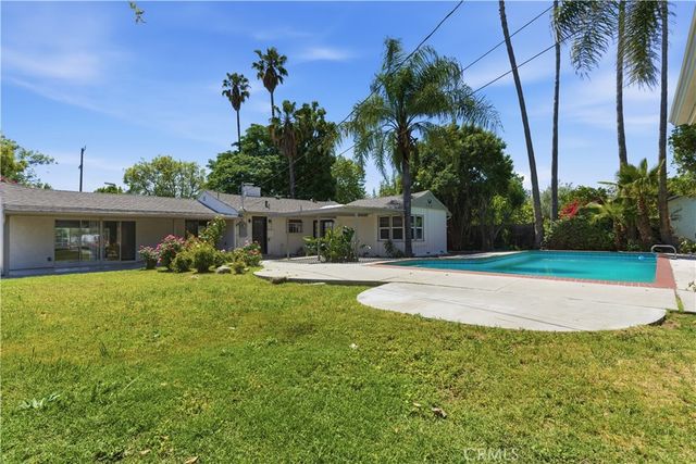 17363 Saticoy Street, Northridge, CA 91325
