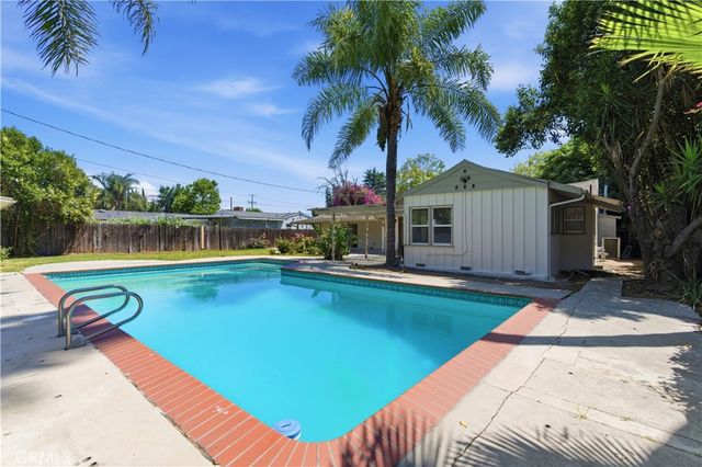 17363 Saticoy Street, Northridge, CA 91325