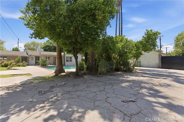 17363 Saticoy Street, Northridge, CA 91325