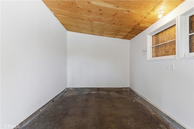 17363 Saticoy Street, Northridge, CA 91325