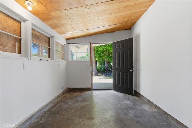 17363 Saticoy Street, Northridge, CA 91325