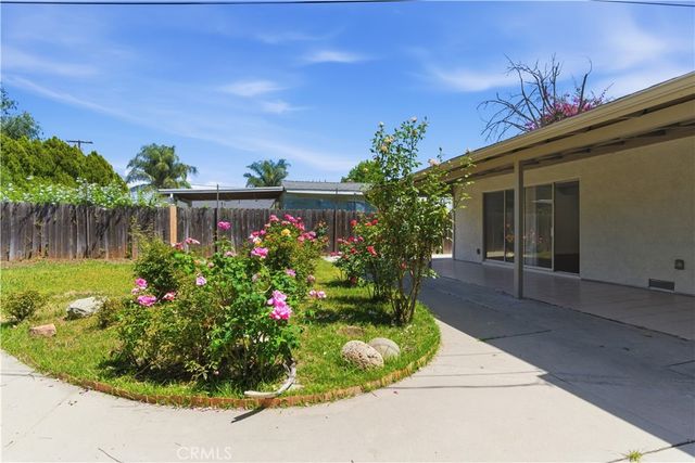 17363 Saticoy Street, Northridge, CA 91325