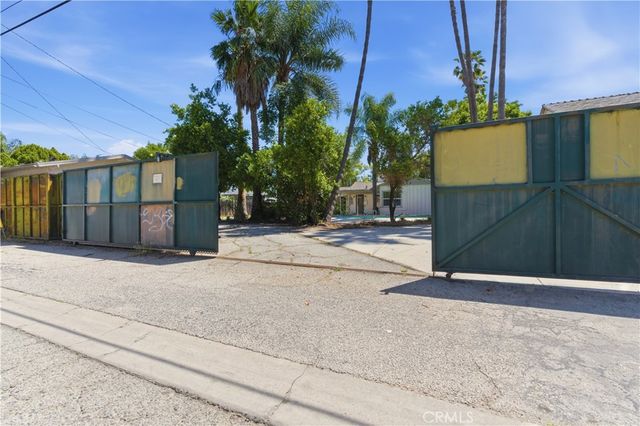 17363 Saticoy Street, Northridge, CA 91325