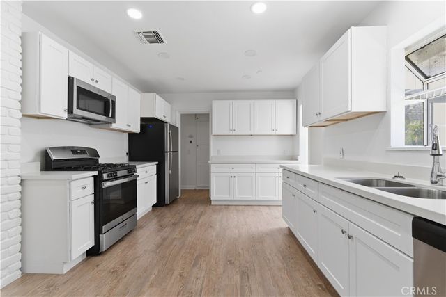 17363 Saticoy Street, Northridge, CA 91325