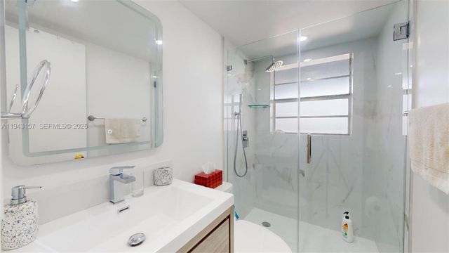 7877 Golf Cir Dr 304, Margate, FL 33063