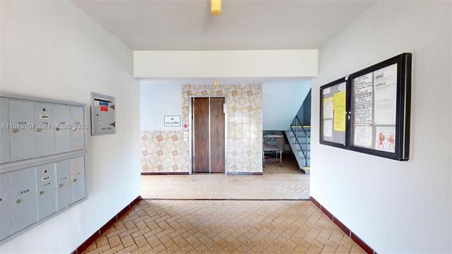 7877 Golf Cir Dr 304, Margate, FL 33063