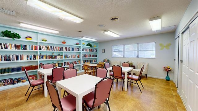 7877 Golf Cir Dr 304, Margate, FL 33063