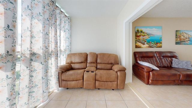 7877 Golf Cir Dr 304, Margate, FL 33063