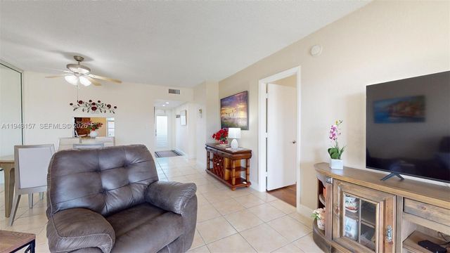 7877 Golf Cir Dr 304, Margate, FL 33063
