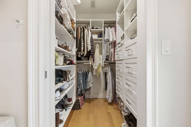 881 E 2nd St 10, Boston, MA 02127