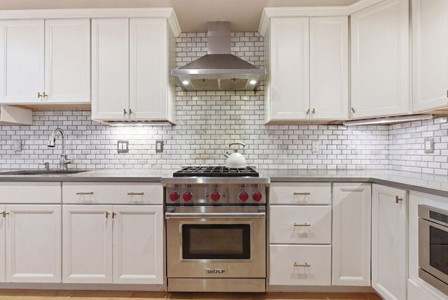 881 E 2nd St 10, Boston, MA 02127
