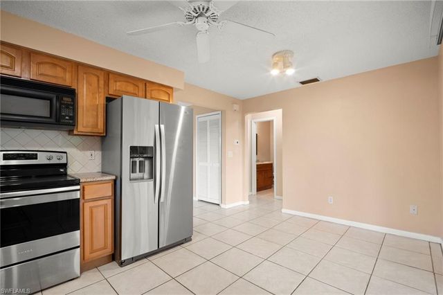 4406 santa barbara BLVD B, Cape Coral, FL 33914