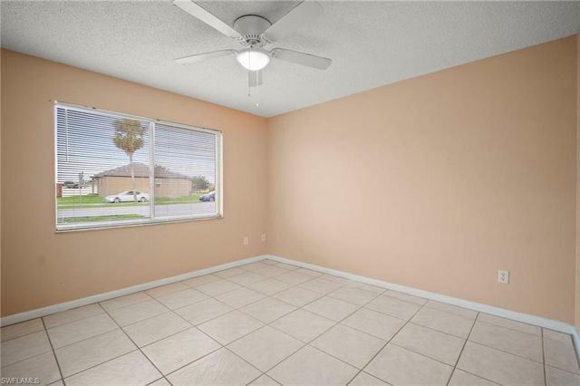 4406 santa barbara BLVD B, Cape Coral, FL 33914