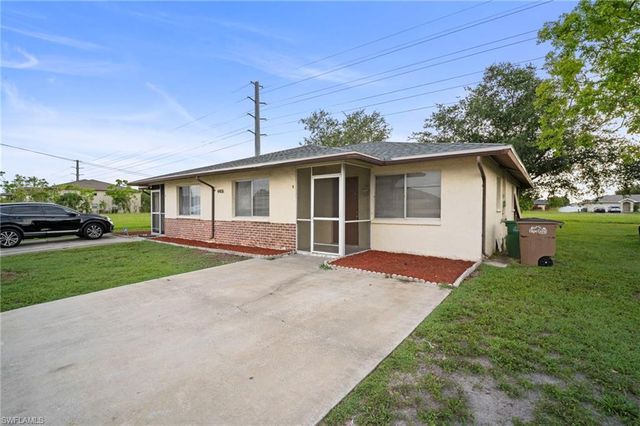 4406 santa barbara BLVD B, Cape Coral, FL 33914