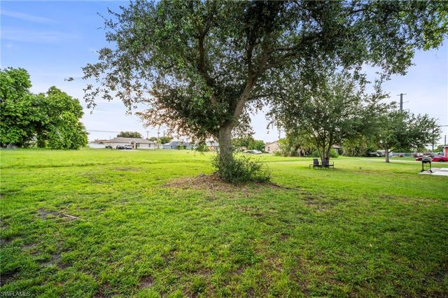 4406 santa barbara BLVD B, Cape Coral, FL 33914