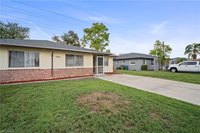 4406 santa barbara BLVD B, Cape Coral, FL 33914