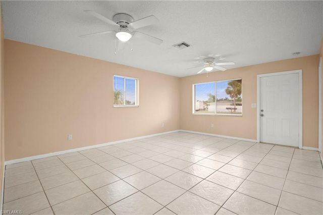 4406 santa barbara BLVD B, Cape Coral, FL 33914