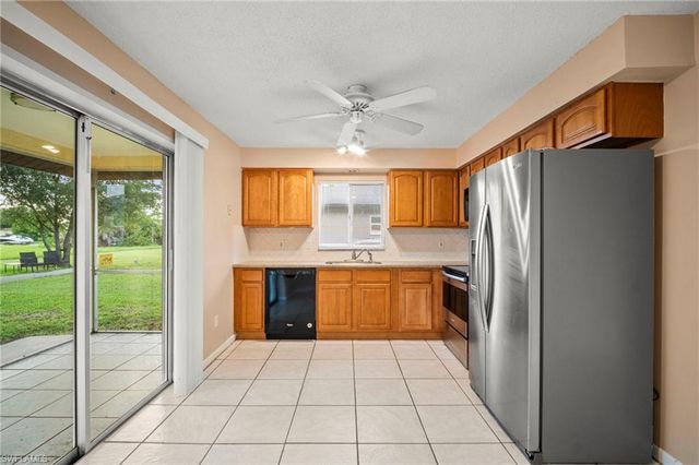 4406 santa barbara BLVD B, Cape Coral, FL 33914