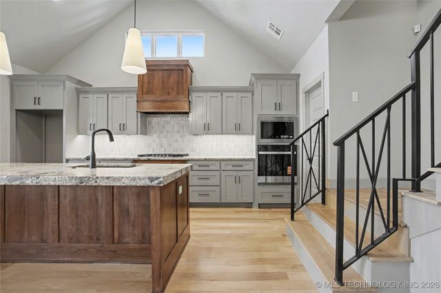 13622 S 21st Court E, Bixby, OK 74008