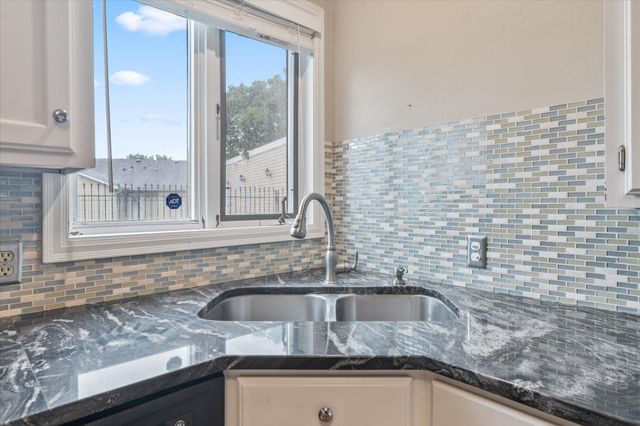 6333 Vera Cruz Lane N, Brooklyn Park, MN 55429