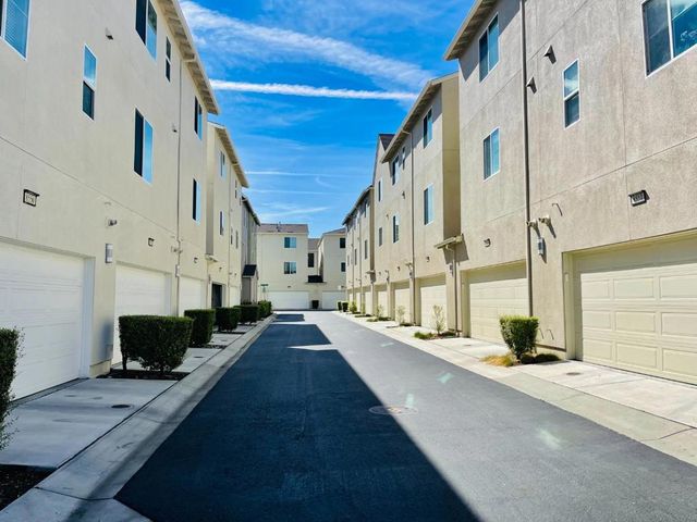 8551 Boardwalk Way, Newark, CA 94560