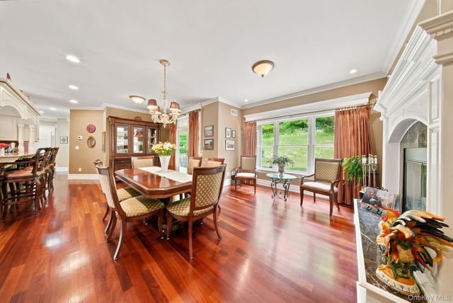 5 Rachel Court, Bloomingburg, NY 12721