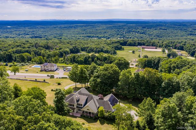5 Rachel Court, Bloomingburg, NY 12721