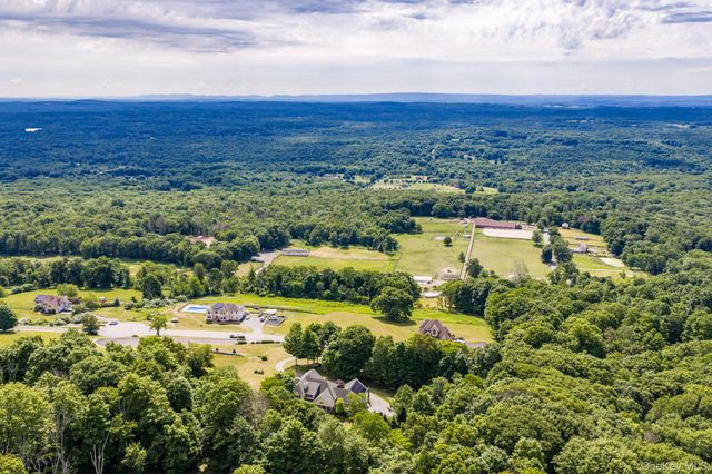 5 Rachel Court, Bloomingburg, NY 12721