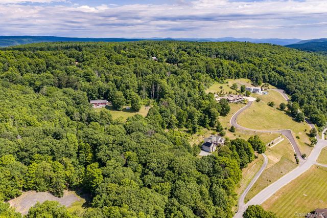 5 Rachel Court, Bloomingburg, NY 12721