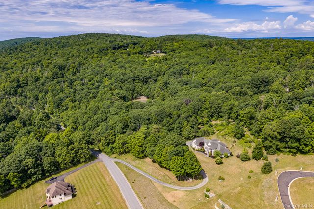 5 Rachel Court, Bloomingburg, NY 12721