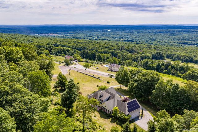 5 Rachel Court, Bloomingburg, NY 12721