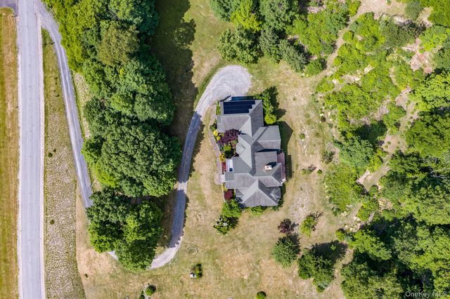 5 Rachel Court, Bloomingburg, NY 12721