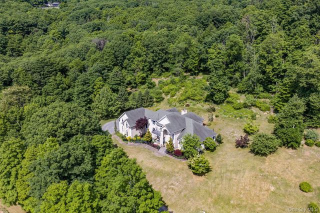 5 Rachel Court, Bloomingburg, NY 12721
