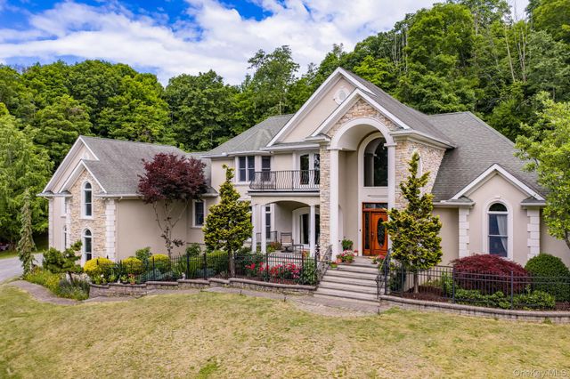 5 Rachel Court, Bloomingburg, NY 12721