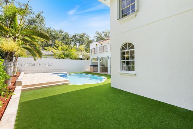 145 W Sunrise Ave, Coral Gables, FL 33133