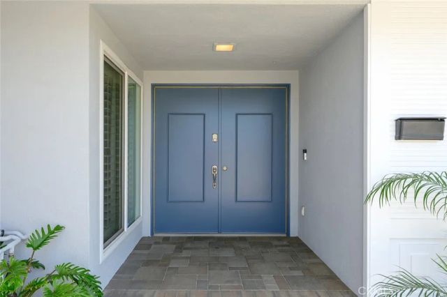 9952 Effingham, Huntington Beach, CA 92646