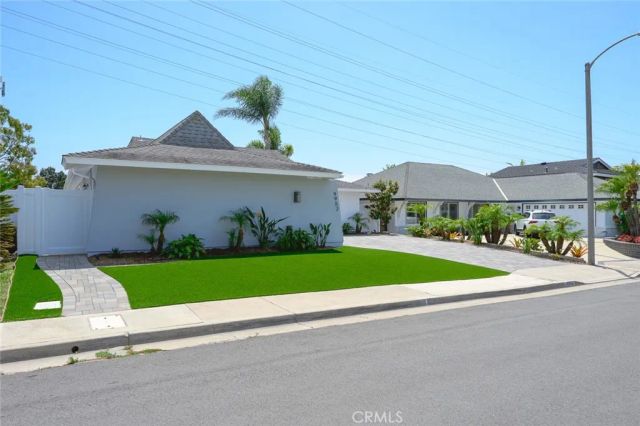 9952 Effingham, Huntington Beach, CA 92646