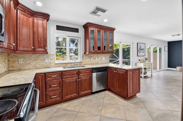 6233 WILLOUGHBY Circle, Lake Worth, FL 33463