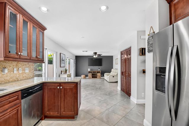 6233 WILLOUGHBY Circle, Lake Worth, FL 33463