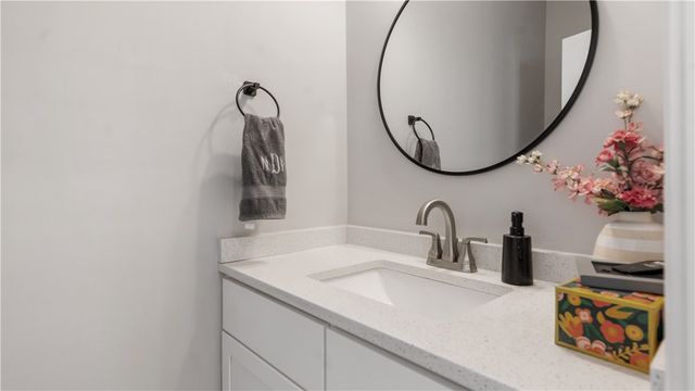 488 Long Street, Warwick, RI 02886