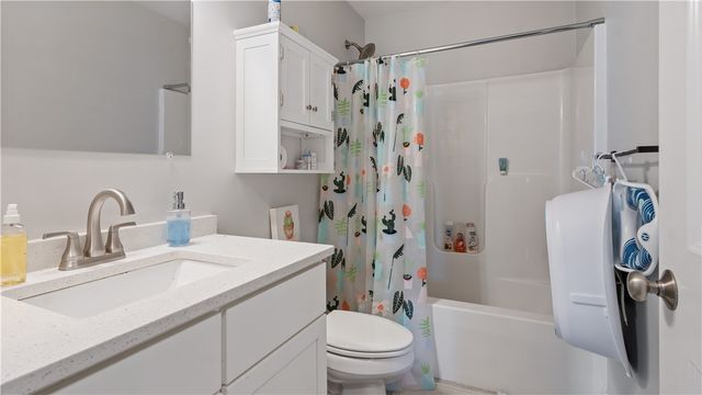 488 Long Street, Warwick, RI 02886