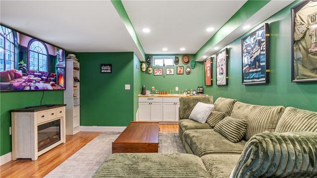 488 Long Street, Warwick, RI 02886