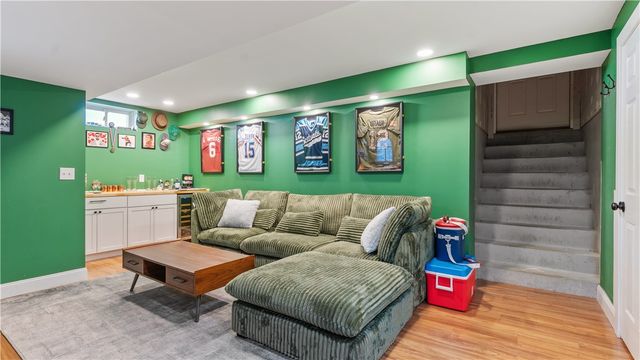 488 Long Street, Warwick, RI 02886