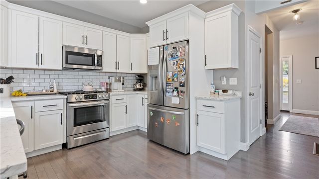 488 Long Street, Warwick, RI 02886