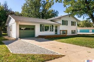 1324 Meadow Dale Drive, Lincoln, NE 68505