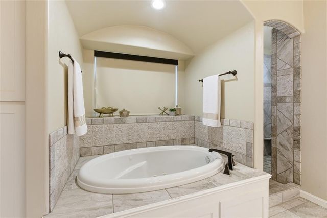 3000 Warwick Place, Edmond, OK 73013