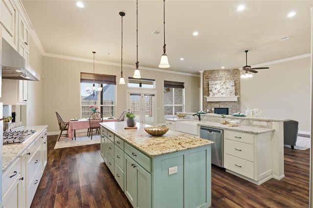 3000 Warwick Place, Edmond, OK 73013