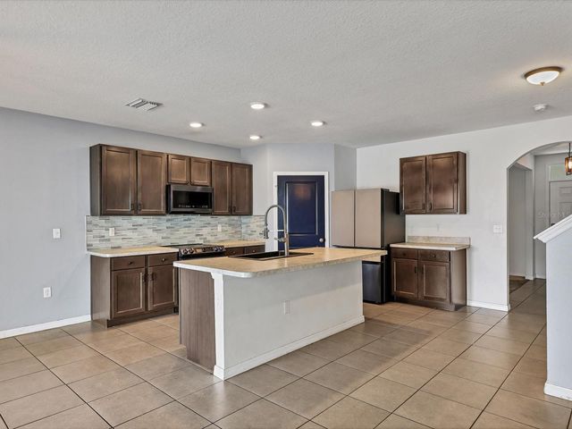 10003 GEESE TRAIL CIRCLE, Sun City Center, FL 33573